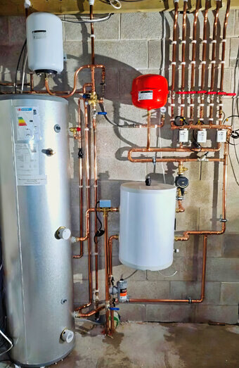 https://plumberwilletton.com.au/uploads/2025/06/commercial-plumbing-915367.jpg