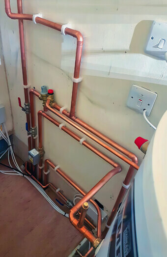 https://plumberwilletton.com.au/uploads/2025/06/hot-water-301986.jpg