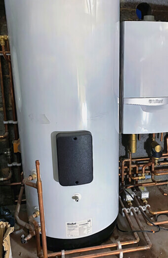 https://plumberwilletton.com.au/uploads/2025/06/hot-water-410504.jpg