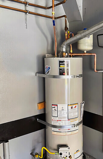 https://plumberwilletton.com.au/uploads/2025/06/hot-water-755205.jpg